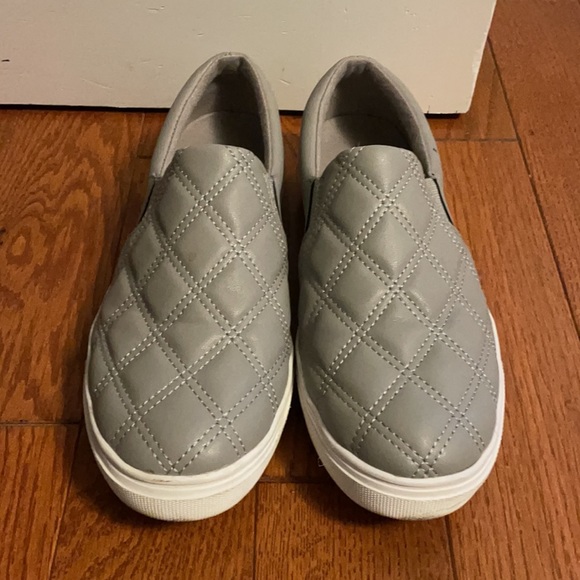 Steven Madden Flats - Picture 1 of 3